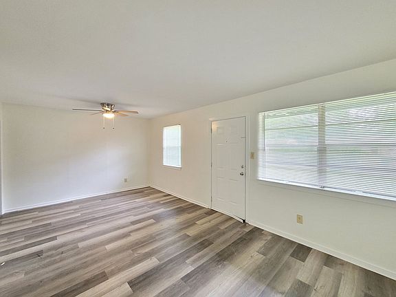 4th image of 914 Medford Ave