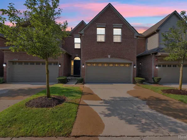 41101 N Maplewood Dr, Canton, MI 48187