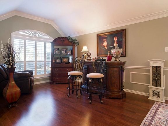 5th image of 4101 Jubilee Dr