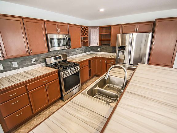 3rd image of 9442 Havasu Canyon Ave