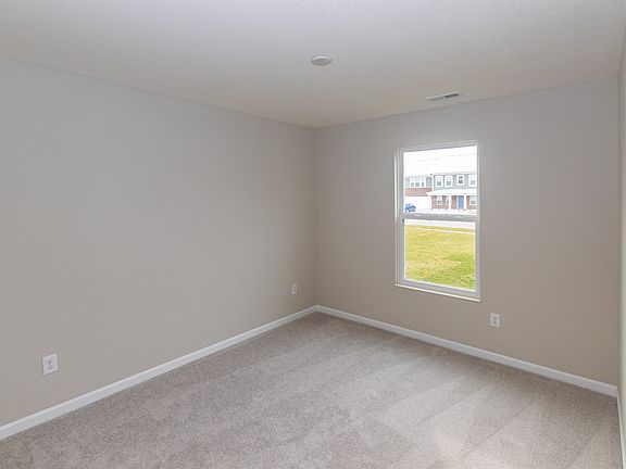 3rd image of 5568 Castle Dr