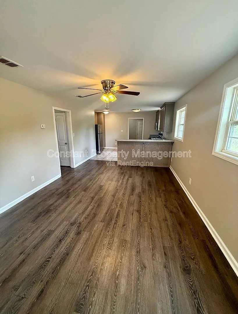 2 bed, 1.0 bath, $1,150 — Photo 3