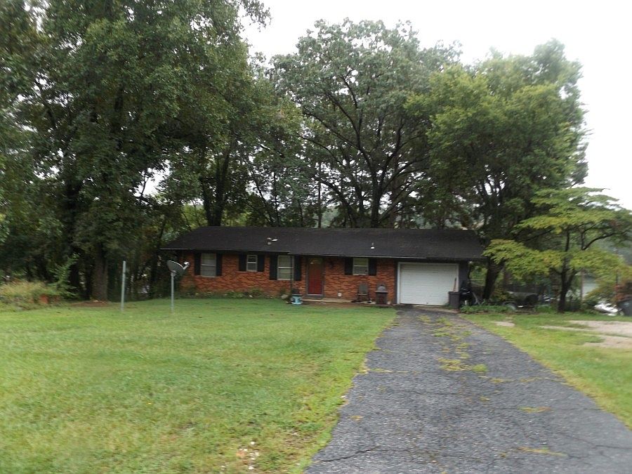 1st image of 1729 Lakeshore Dr