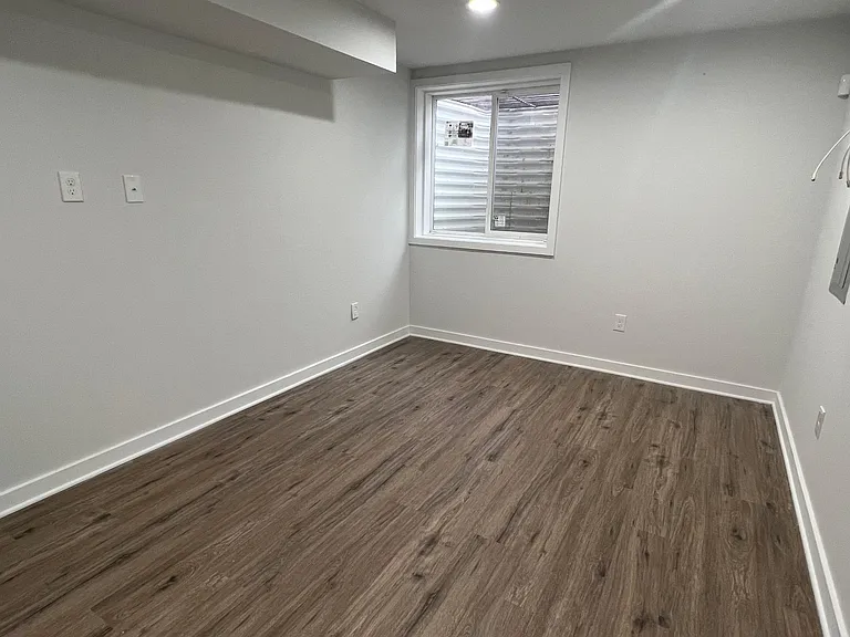 1333 S Dover St — Photo 11