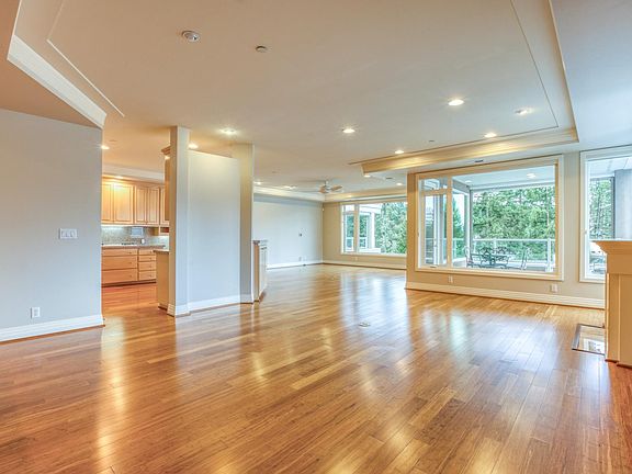 5th image of 10055 Meydenbauer Way SE APT 11