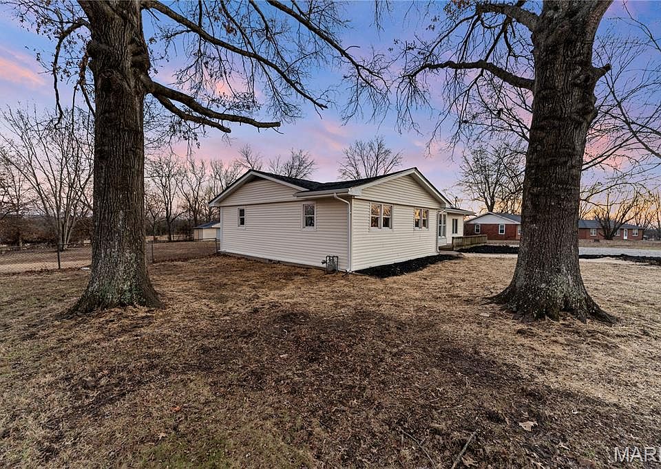 801 Halifax Rd, Holts Summit, MO 65043 | Zillow