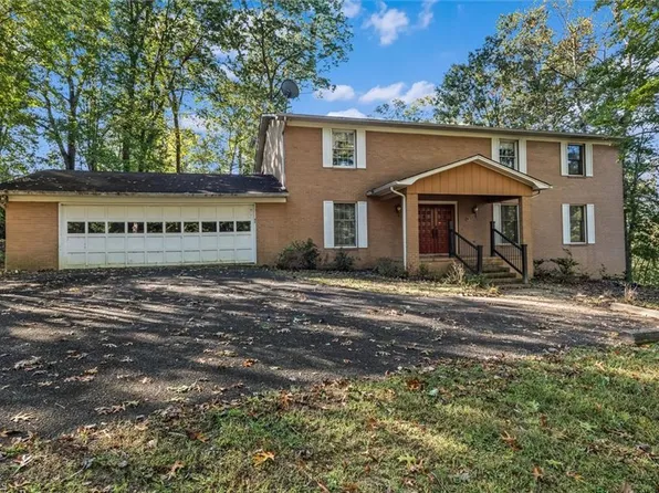 482 Cross Creek Dr, Mount Airy, NC 27030