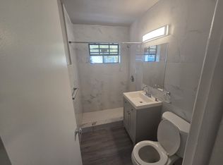 709 NE 8th St #5, Hallandale, FL 33009