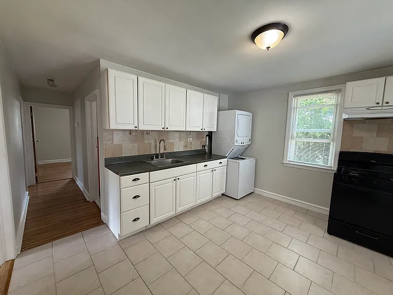1576 Ferndale Ave #1 — Photo 7