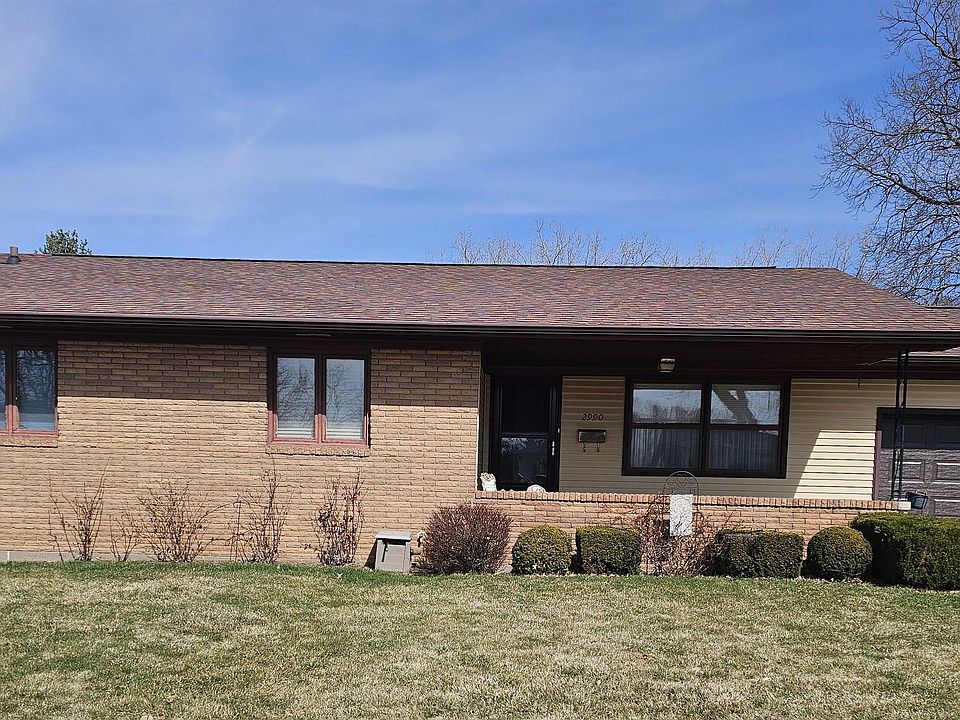 1st image of 2990 Oak Crest Dr