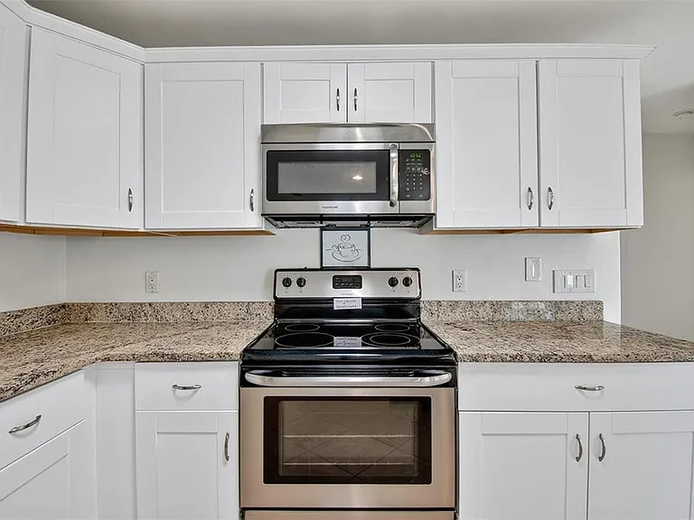 231 Wellington Dr — Photo 30