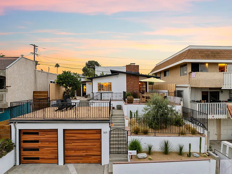 149 W Escalones — Photo 26