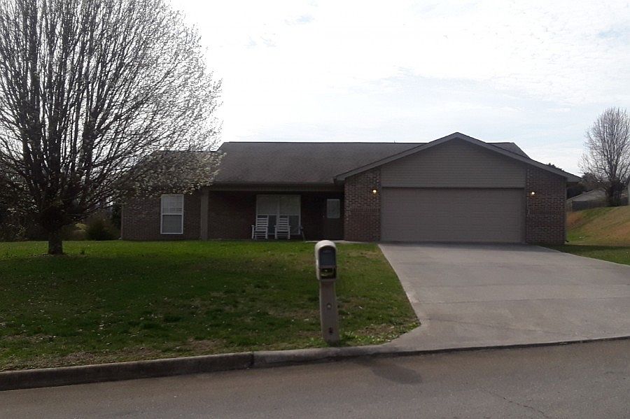 1st image of 2918 Country Meadows Ln