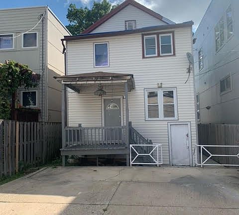 2nd image of 1808 N Mozart St
