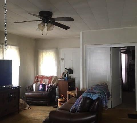 3rd image of 213 W Williams St