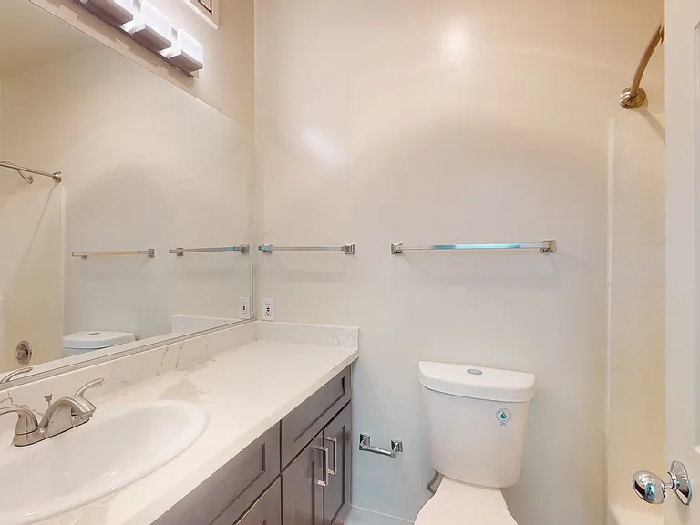 2000 Post — Photo 54