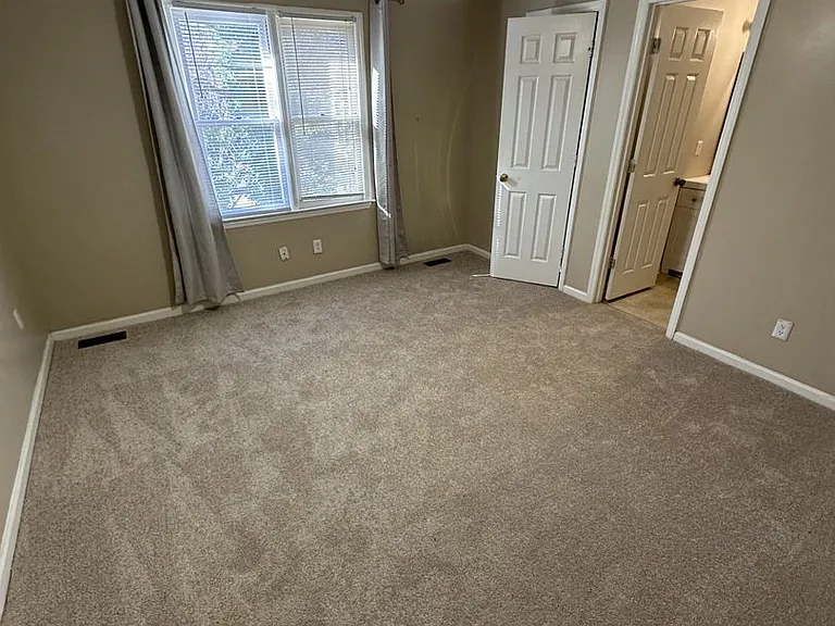 925 Hearthridge Ct #B — Photo 5