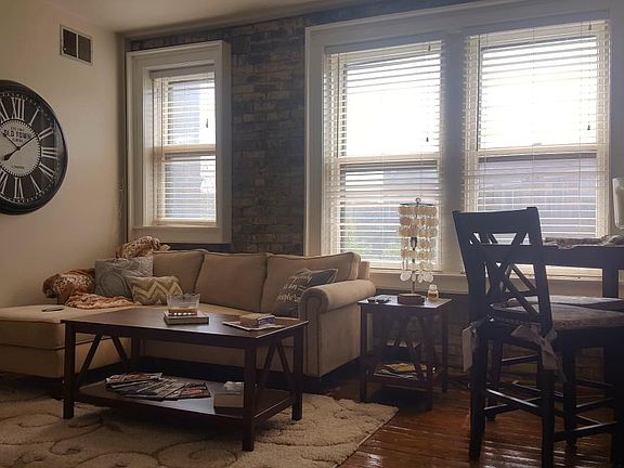 2nd image of 2530 N Sacramento Ave APT 403