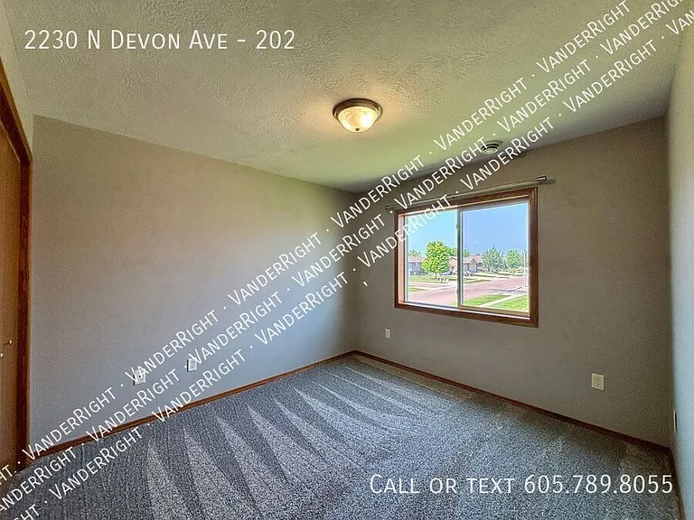 2230 N Devon Ave #202 — Photo 11