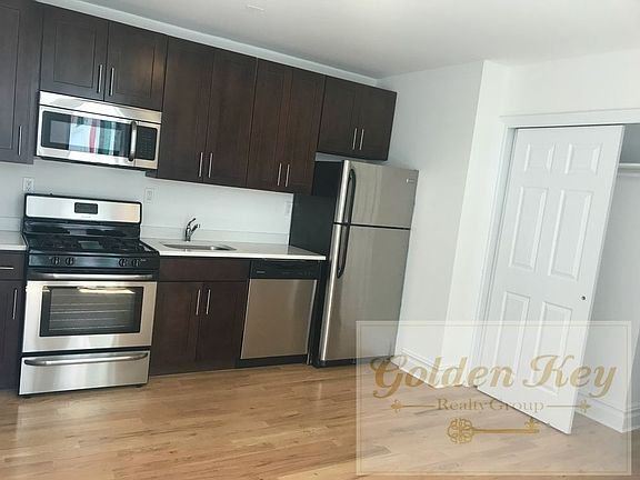 3rd image of 2305 30th Ave APT A3