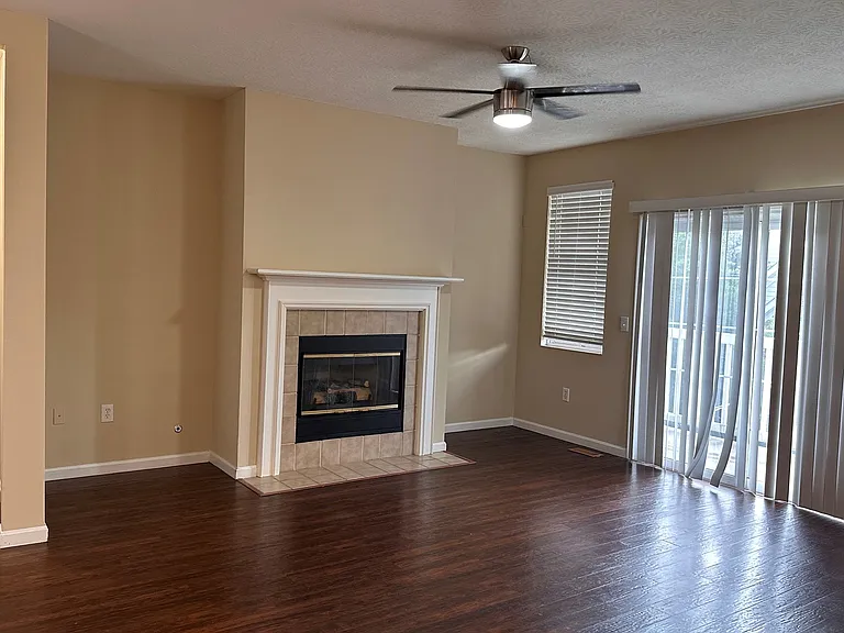 7545 Mansion Cir #F — Photo 25