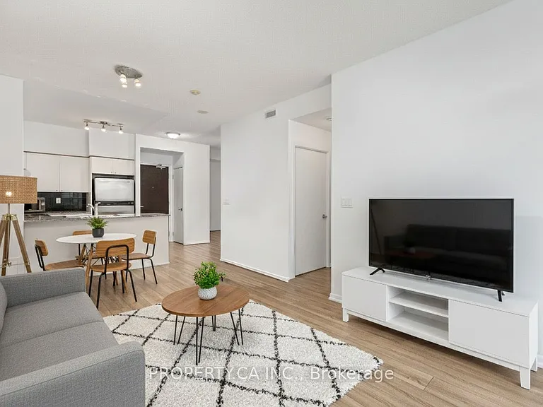 231 Fort York Blvd #223 — Photo 2