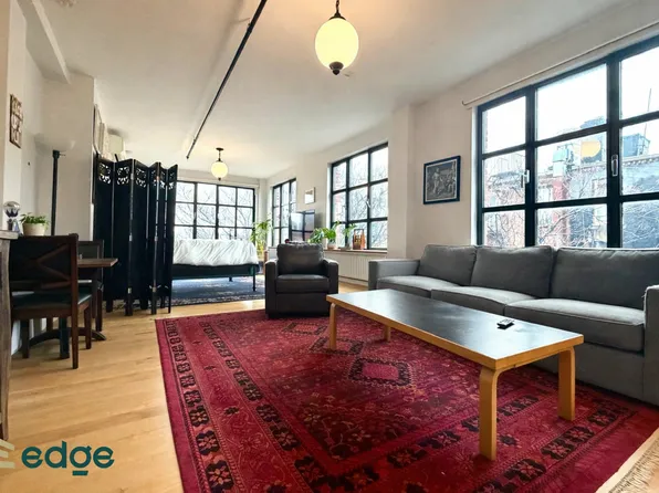 180 North Seventh Street image 1 of 13