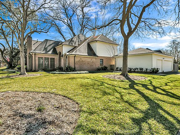 4th image of 1207 Pioneer Dr
