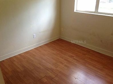 4th image of 1423 Arlington St