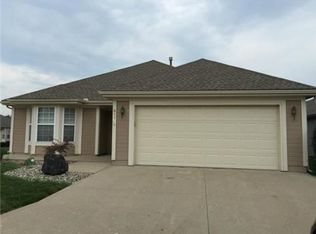 411 NW Wimbleton Ct, Blue Springs, MO 64014