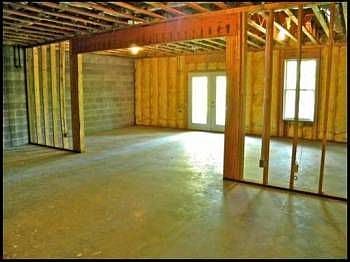 2nd image of 1835 Duncan Rd