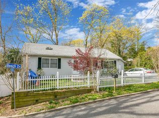 2 Beech Dr, Ronkonkoma, NY 11779
