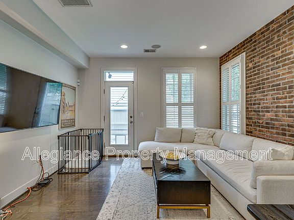 5th image of 944 N Columbus St