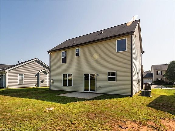 3rd image of 1513 Hamilton Hills Dr