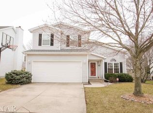 3125 Copper Creek Rd, Bloomington, IL 61704