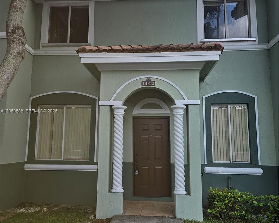 1st image of 2804 SE 16th Ave #124