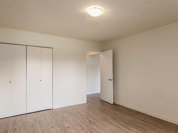 4th image of 2600 Highland Blvd #209