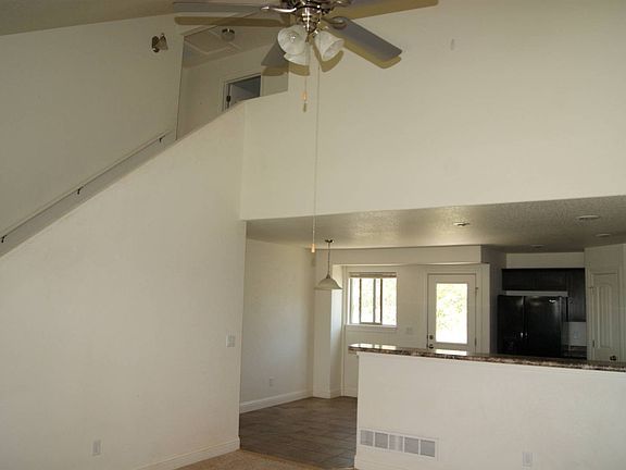 5th image of 1723 Glacier St