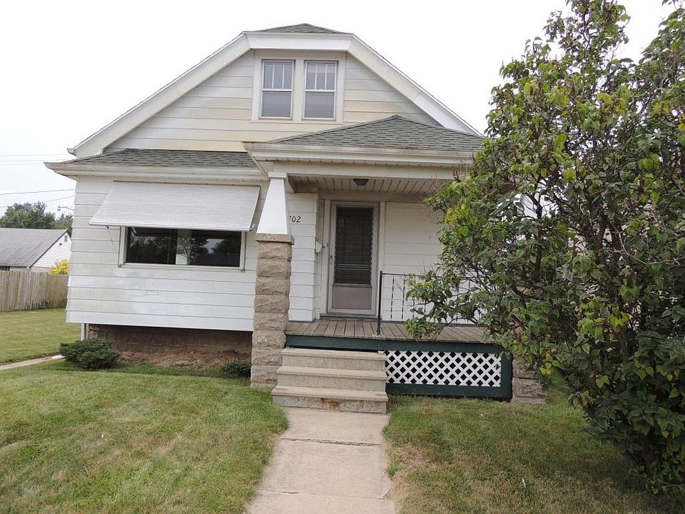 1st image of 2702 S Chicago Ave
