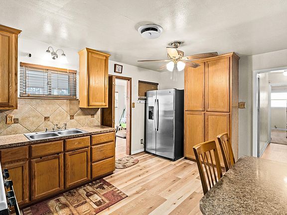 2nd image of 1405 Camilla Rd