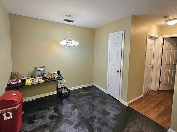 5th image of 1926 Fannie Dr #2