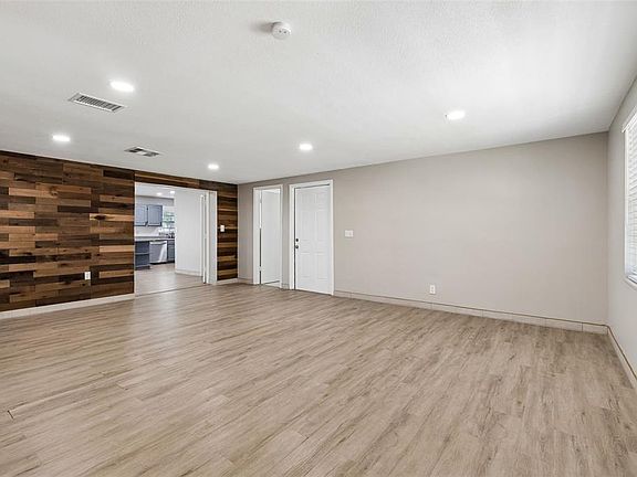 3rd image of 6705 Ralston Beach Cir