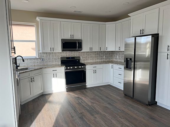 5th image of 687 Anela Ln #B