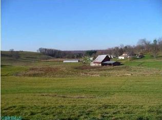 6268 Hillcrest Rd, Saint Louisville, OH 43071