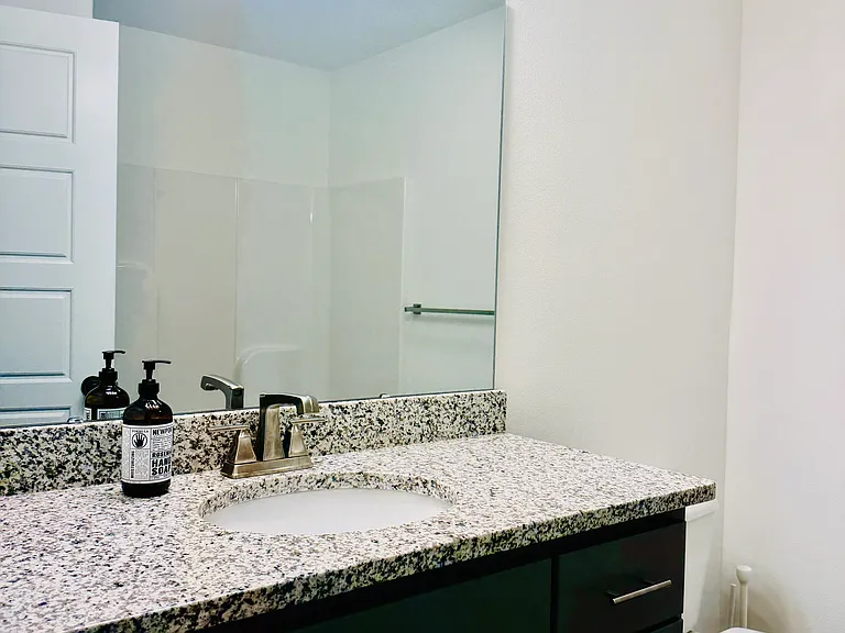 424 NW 59th Ave — Photo 10