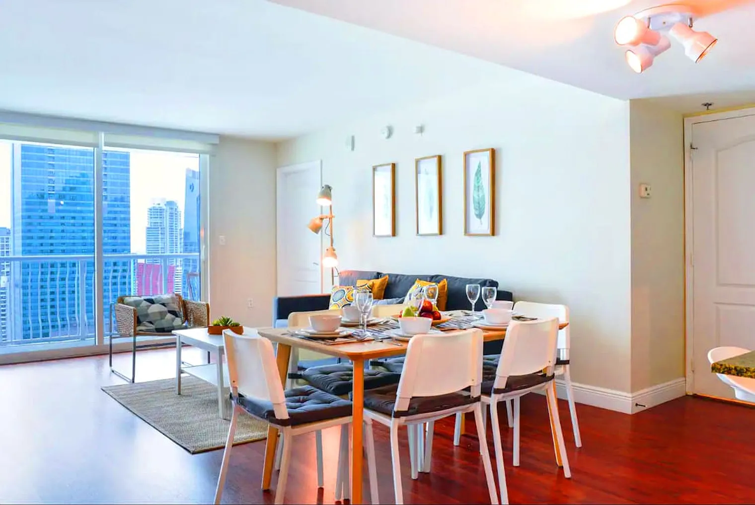 2 bed, 2.0 bath, 1022 sqft, $6,359 — Photo 2
