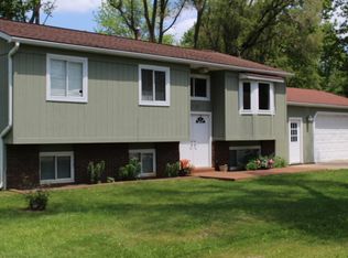 2723 Davista Dr, Highland, MI 48356