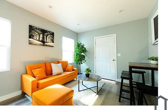 5th image of 6427 S Victoria Ave