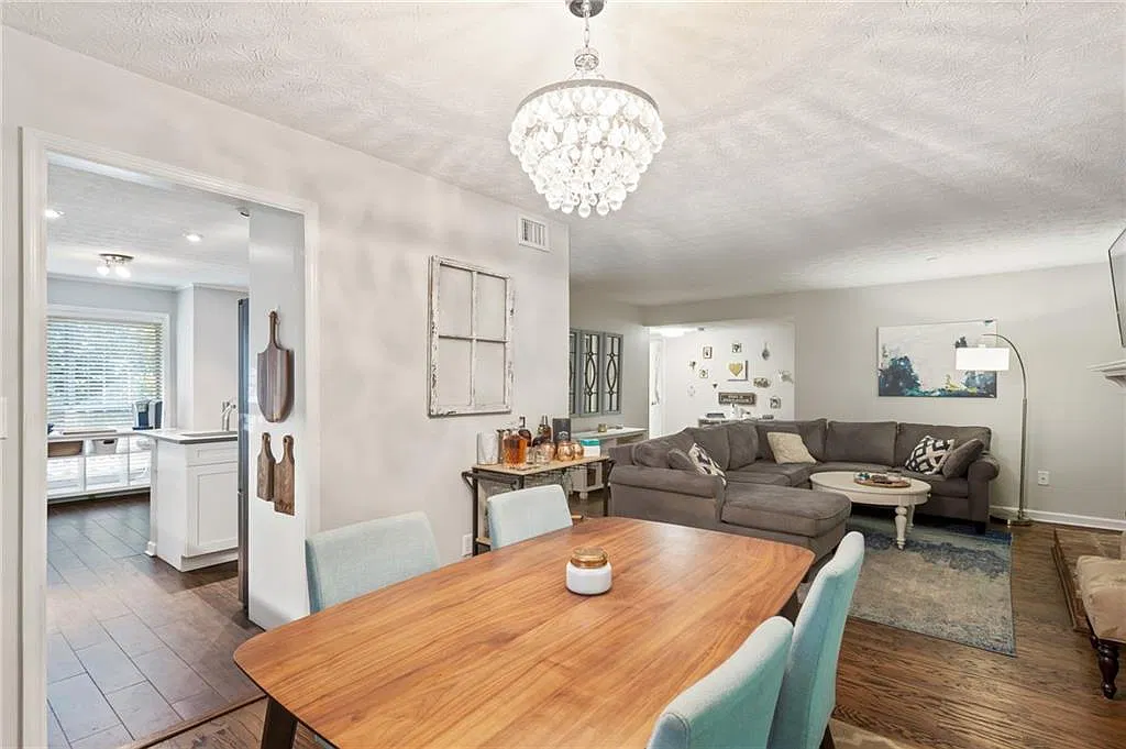 2 bed, 2.0 bath, 1264 sqft, $2,300 — Photo 2