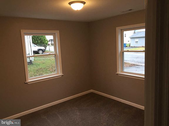 3rd image of 425 Carver Dr